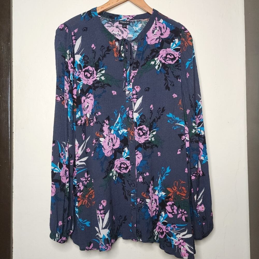 Torrid Gray Floral Gauze Peasant Crinkle Blouse Women's Size 1